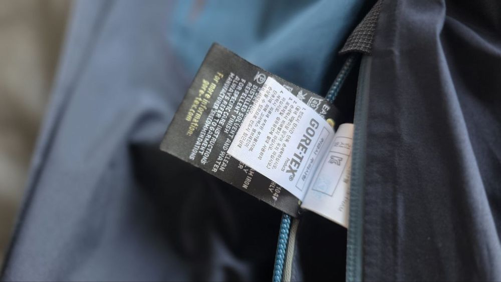 Оригинальная ветровка K2