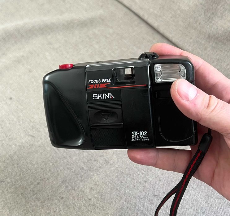 Aparat foto SKINA SK-102 35mm focus free cu blitz si husa
