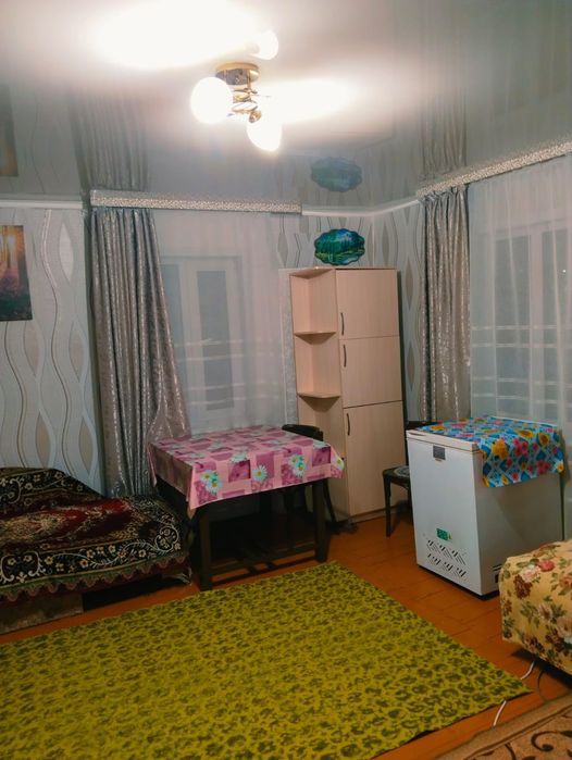 Сдам комнату девушке-студентке  в частном жилом доме.