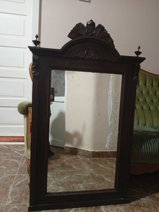 Vând oglinda veche de peste 150 de ani!