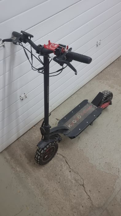 Продам электро самокат Kugoo G-Booster