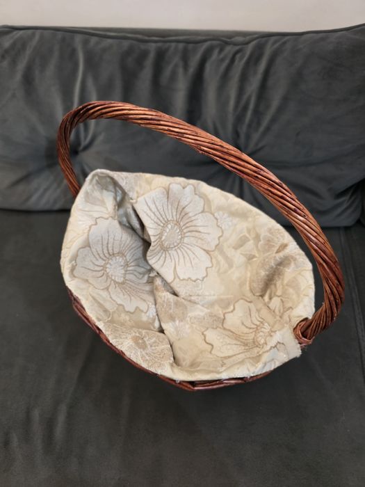 Елегантна кошница с плат