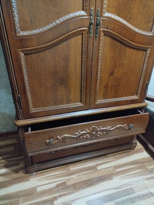 Шифоньер и комод импортные