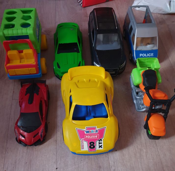 Продам детские машинки .