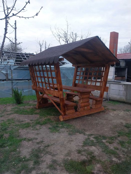 Foișoare rustice din lemn masiv