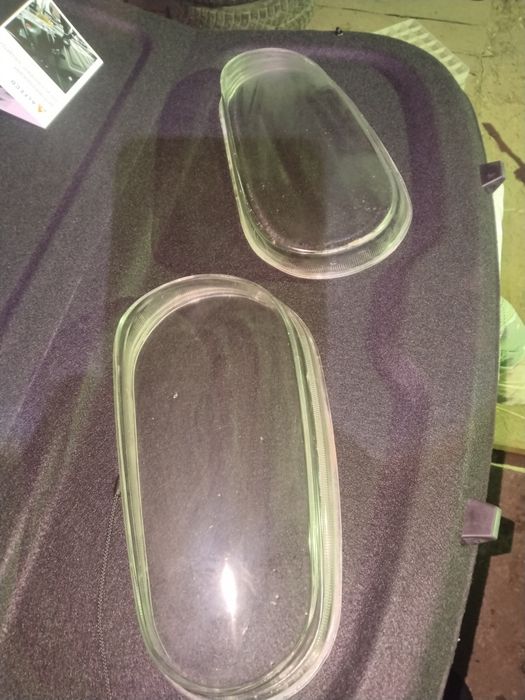 Стекло фары гольф 4