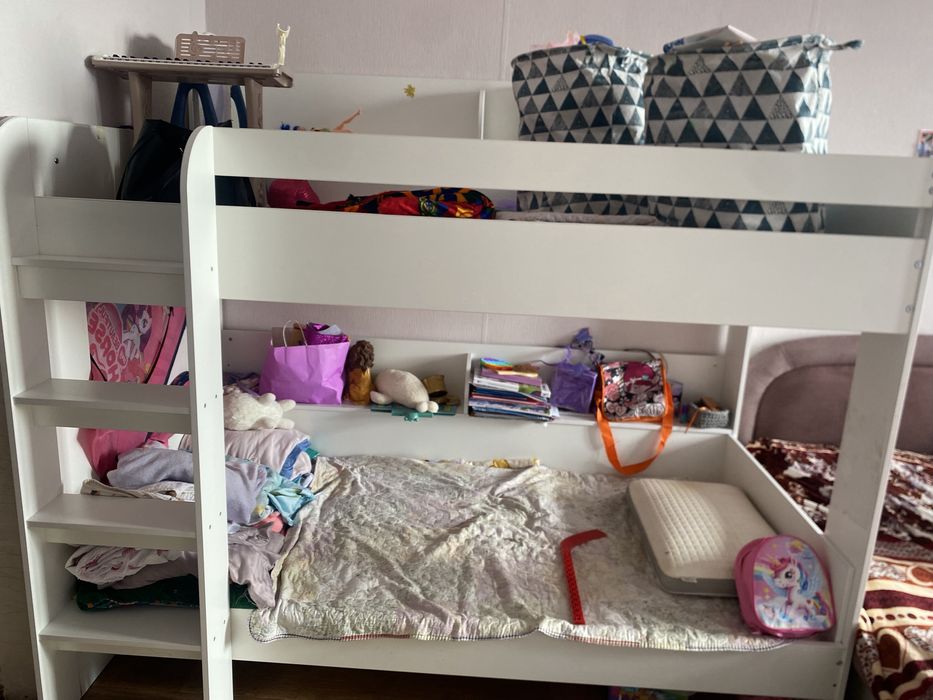 Кровать двухъярусная