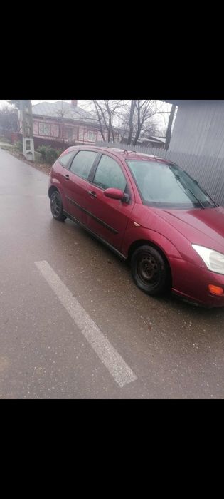 Vând Ford   focus 1.6 benzina