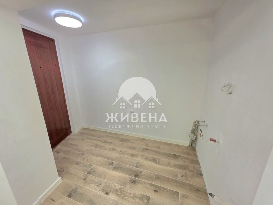 Продава 1-стайно помещение в района на Конфуто, площ 15 кв.м