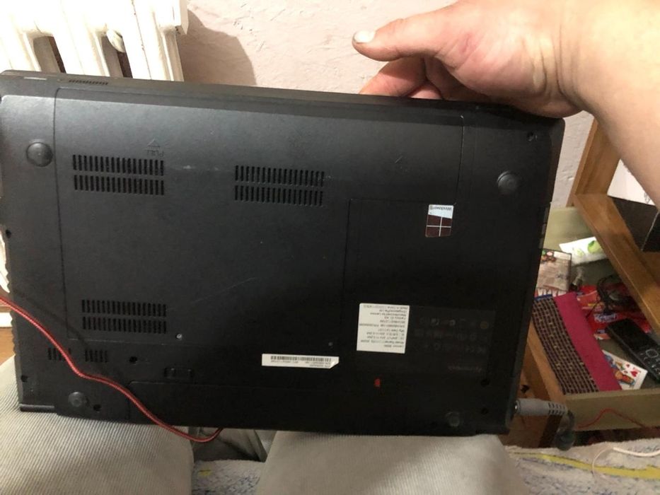 Продам ноутбук в нормально состоянии