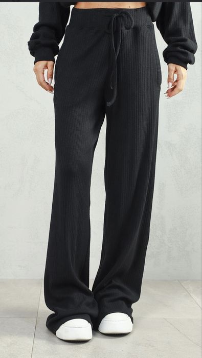 Плетен комплект PAUSE размер СХ носен веднъж , закупен за 199,90лв.