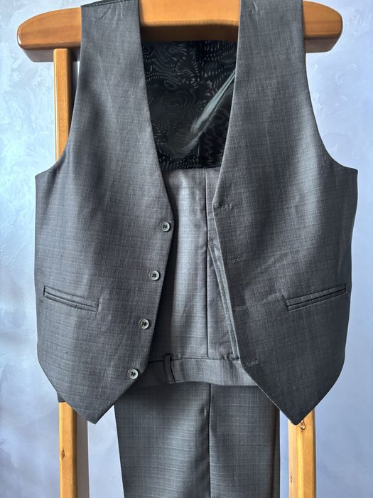 Продам мужской костюм