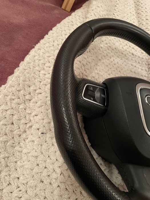 Мултиволан за Audi