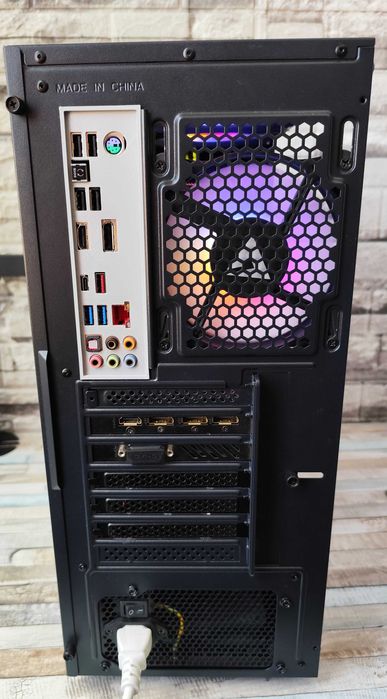 Calculator / PC Gaming – i5 6600K + RX580 8GB + Cadou
