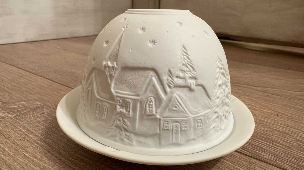 Разкошен чаен свещник–Фин порцелан!