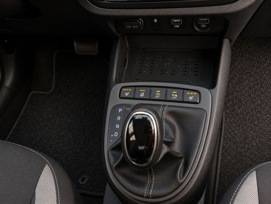 Hyundai I10 2023 17 mii km automat navi carplay jante senzori parcare garantie stare impecabila variante +/-