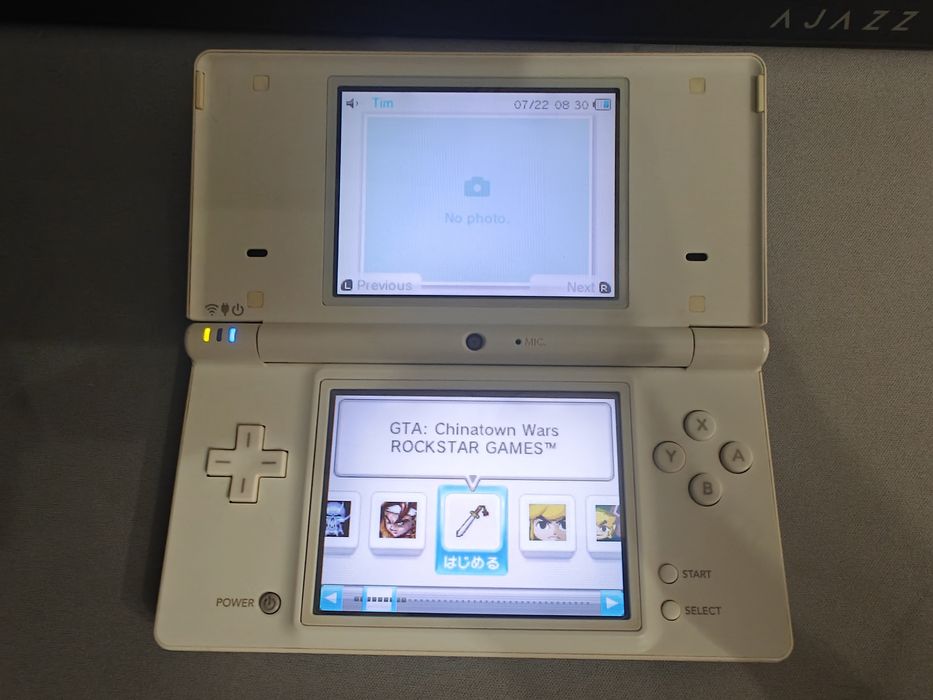 Прошитая Nintendo DSi белая