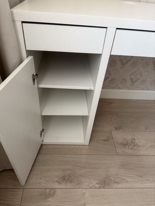 Стол письменный