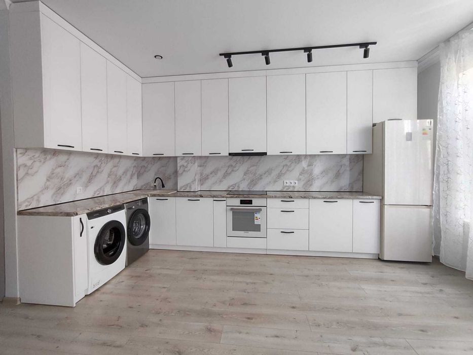 2 ком кв в тихом районе городе, за Перинатальным центром.