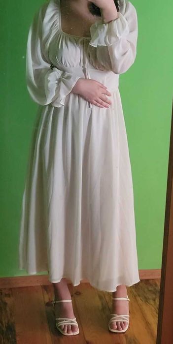 Молочное платье вечернее до щиколоток