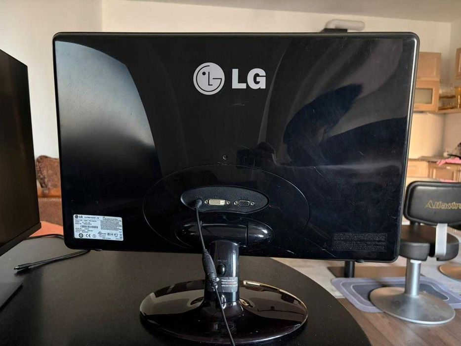 Монитор LG 21.5 дюйм Full HD