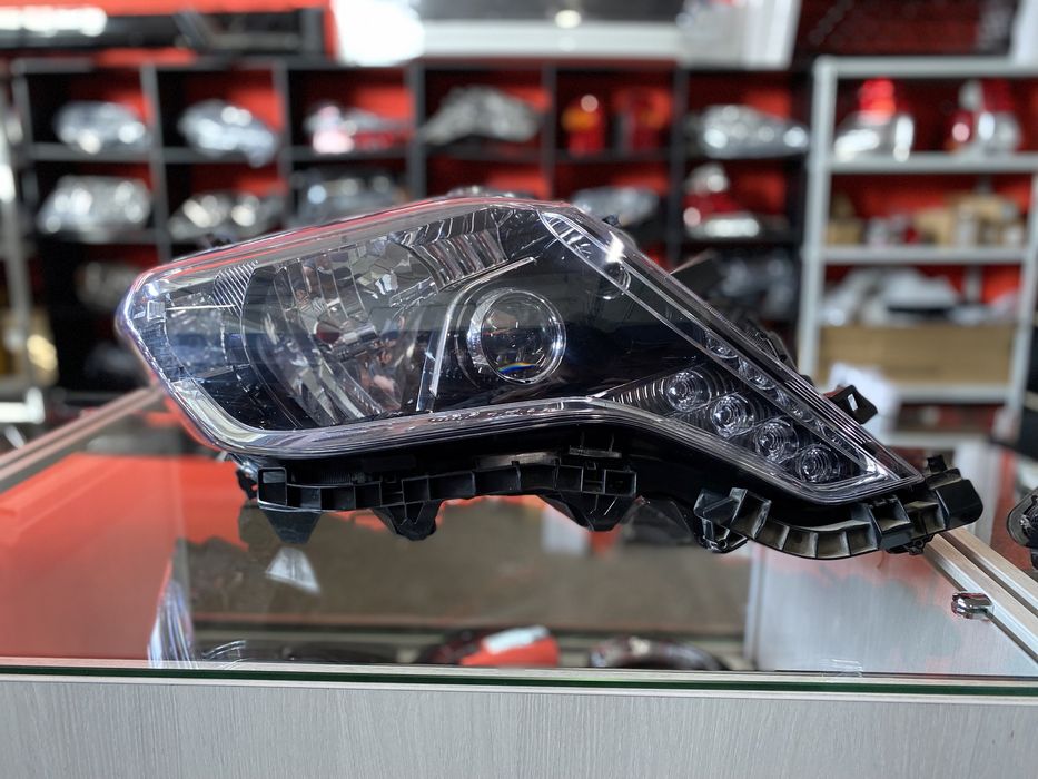 Фара Toyota Land Cruiser Prado 155