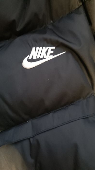 Чисто ново оригинално Nike Storm-FIT Windrunner PrimaLoft® яке – черно