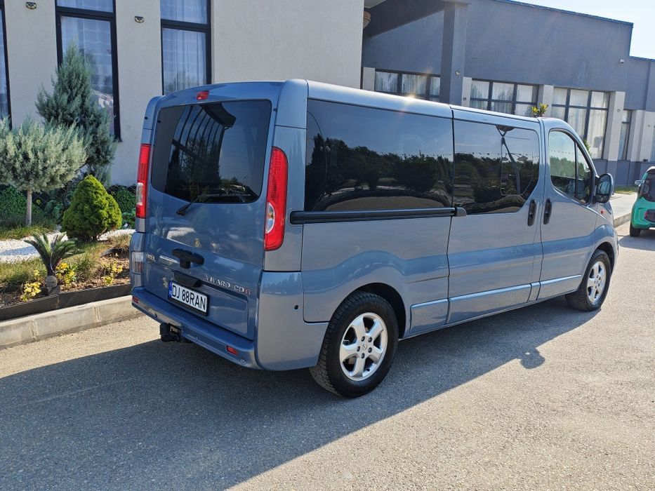 Opel vivaro 9 locuri