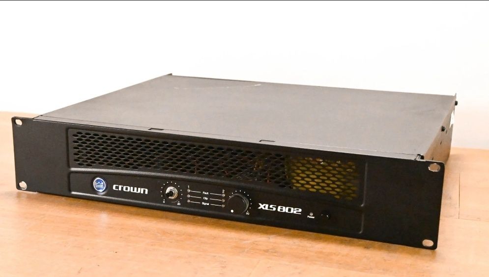 Продавам усилвател CROWN XLS 802