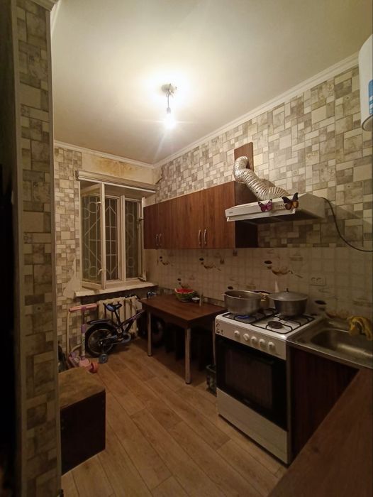 Риэлтор. Продам 1/1/2  Спутник -8. Дом деревянный. 32 кв м