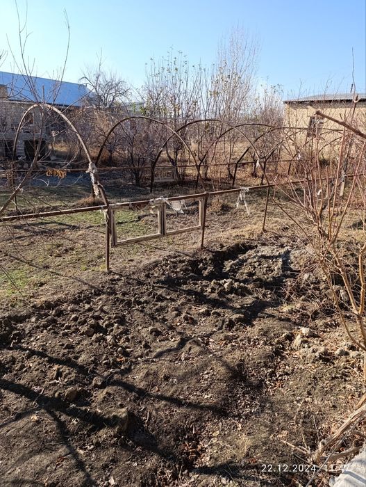 Теплица сотилади.