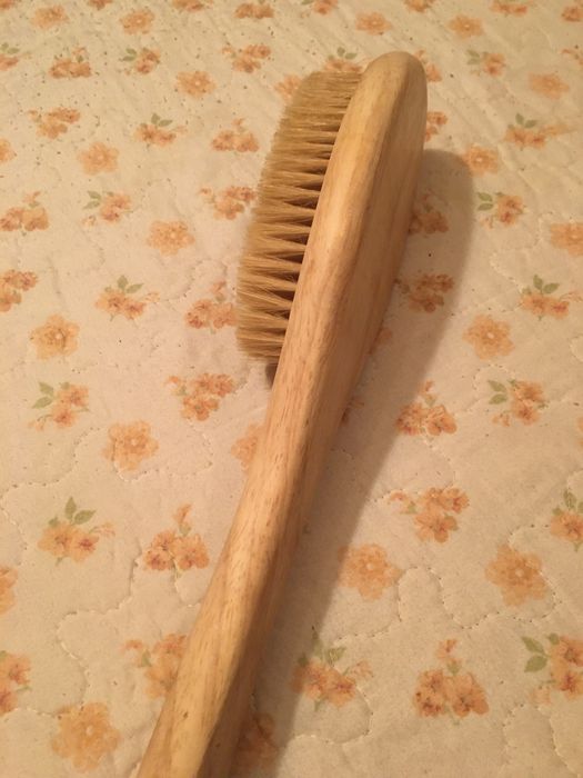 Щетка для одежды и душа