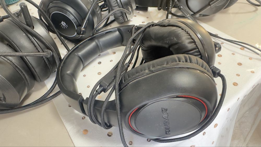 35 игровых наушников с микрофоном б/у — лотом