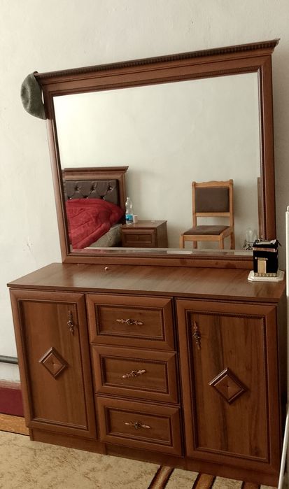 Mebel sotiladi  srochn