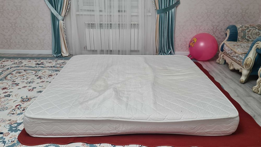 Матрас для кровати размером 180×200