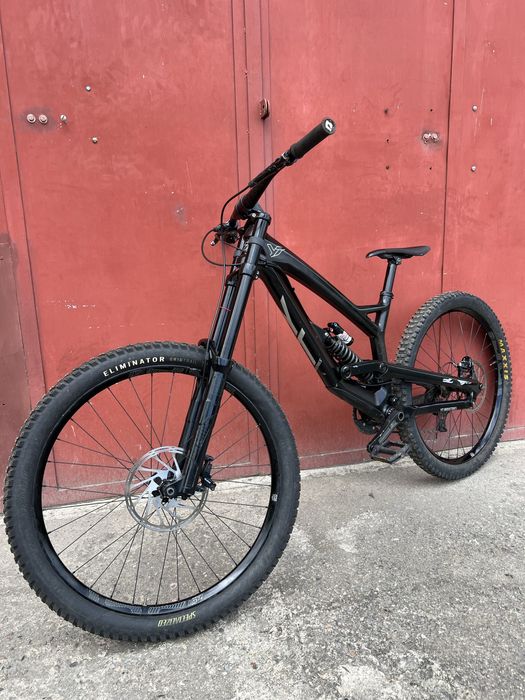 YT Tues CF Pro Carbon 27.5 Downhill/enduro
