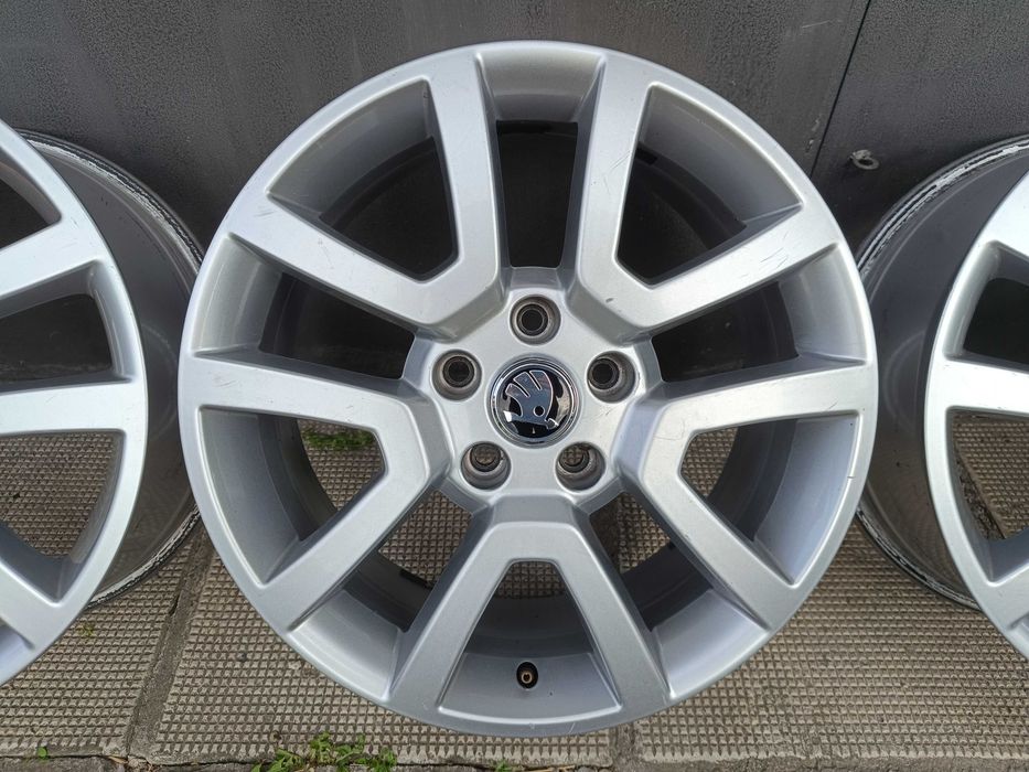 ОРИГИНАЛНИ джанти 17 ' цола 5x112 SKODA / Шкода ЕТ45 7J 57,1