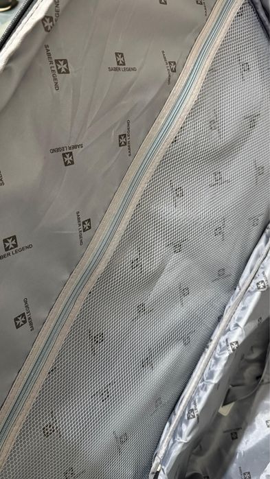 Продам новый чемодан