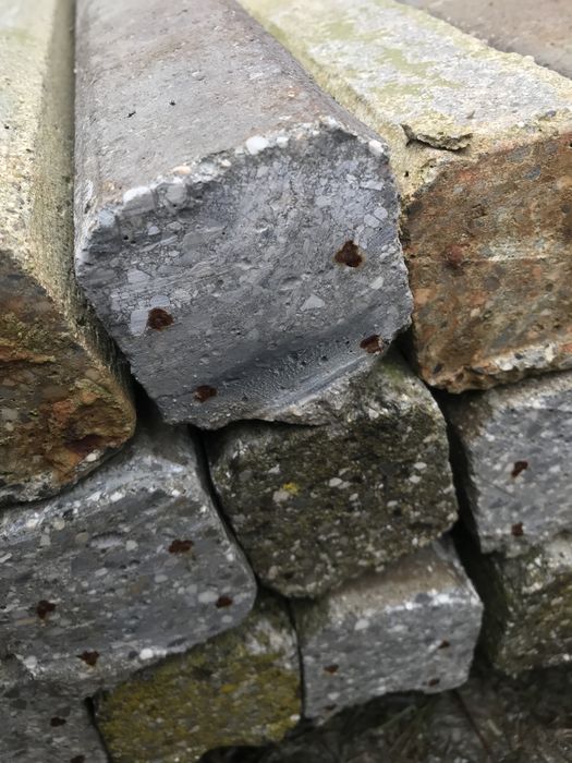 Stalpi beton pt gard