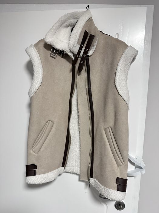 Елек с каракул, имитиращ велур