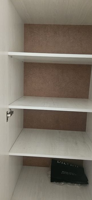 Продается шкаф двухдверный