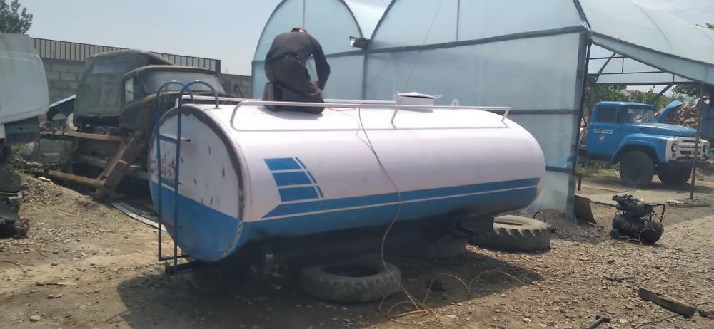 Ёмкст  алюминовий    сотилади  5 ярим тонналик ва    7 тонналик ёмкстл