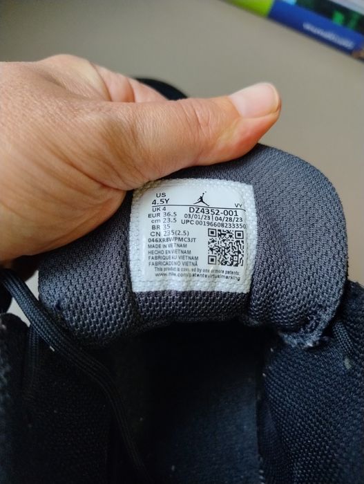 Adidași Jordan Max Aura 5
