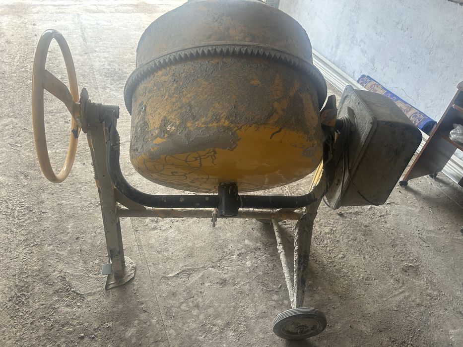 Продам бетонамешалка бу