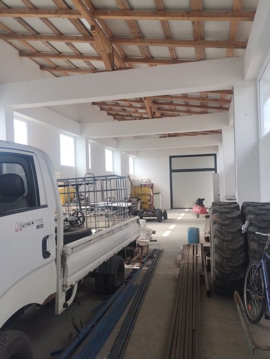 Hala industriala 170mp Cu Teren 3830mp Intravilan - Mai multe