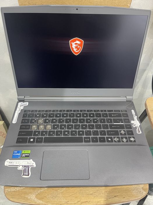 Ноутбук MSI thin 15