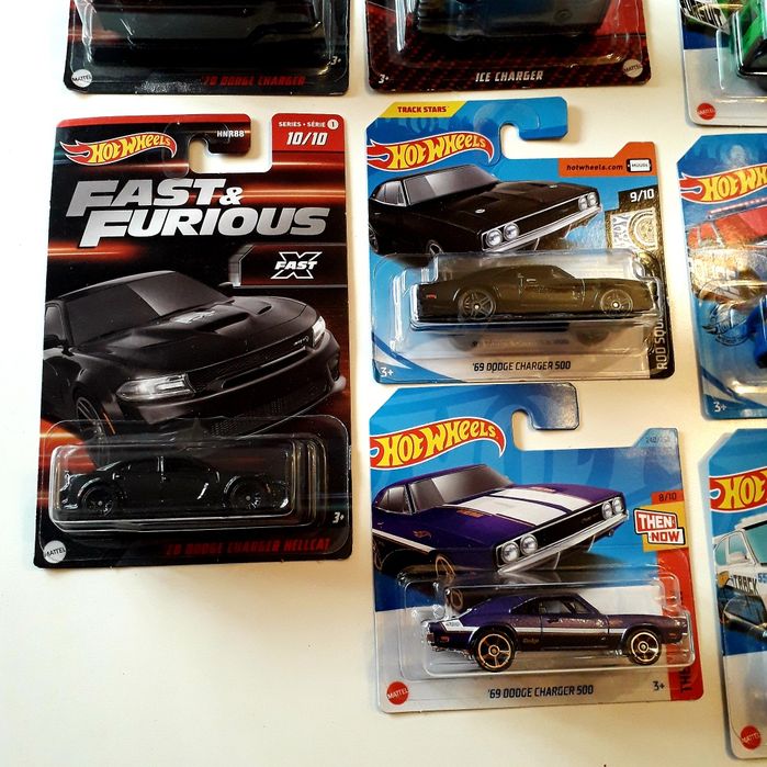 Lot masinute HotWheels, Dodge Charger, 11 piese + 1 bonus