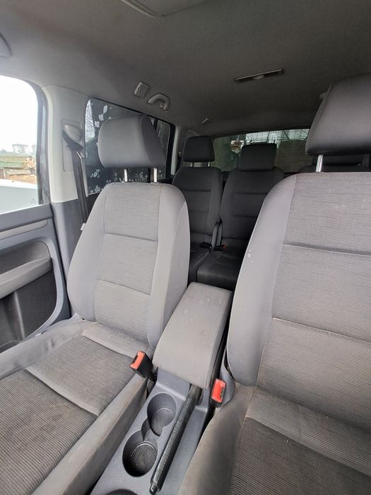 Vând sau schimb touran 1.9 tdi an 2008 Model Facelift