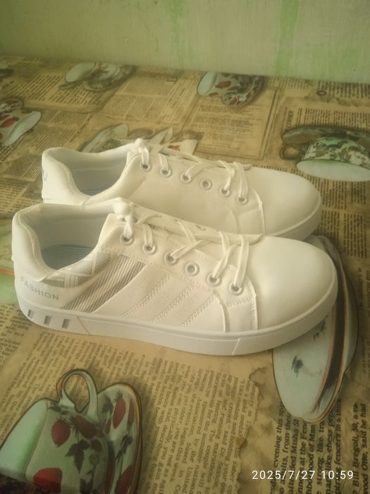 Кросовки женские 39.на 40