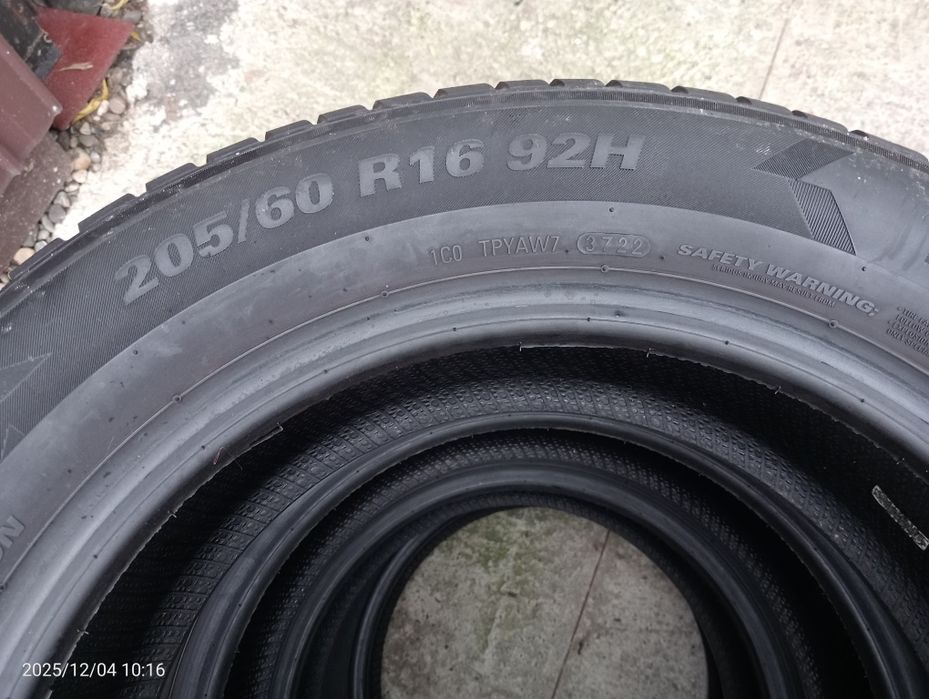 Set 4 anvelope iarnă 205/60 R16 Kumho WP52 M+S 92H DOT 3722